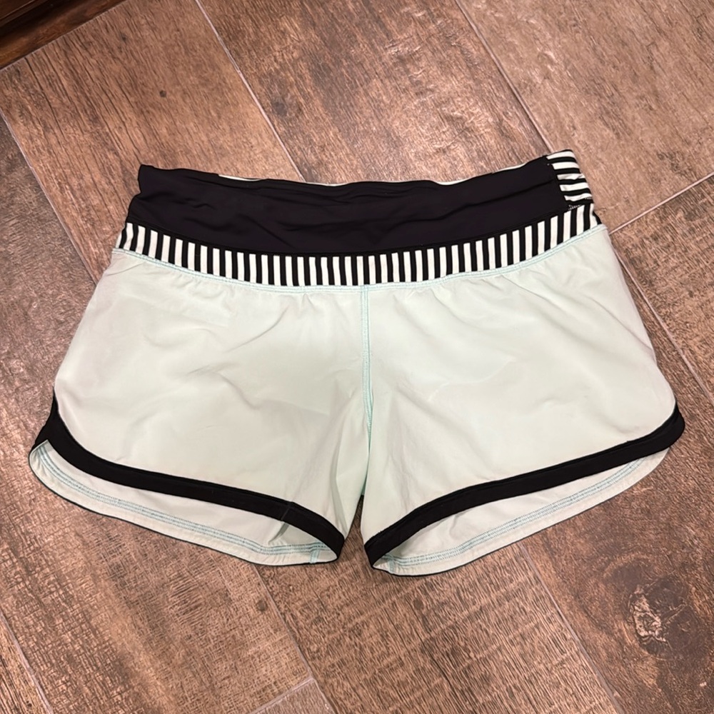 Lululemon shorts size 6